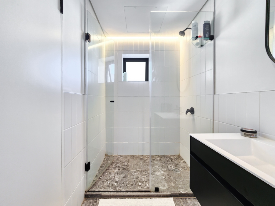 2 Bedroom Property for Sale in Sea Point Western Cape